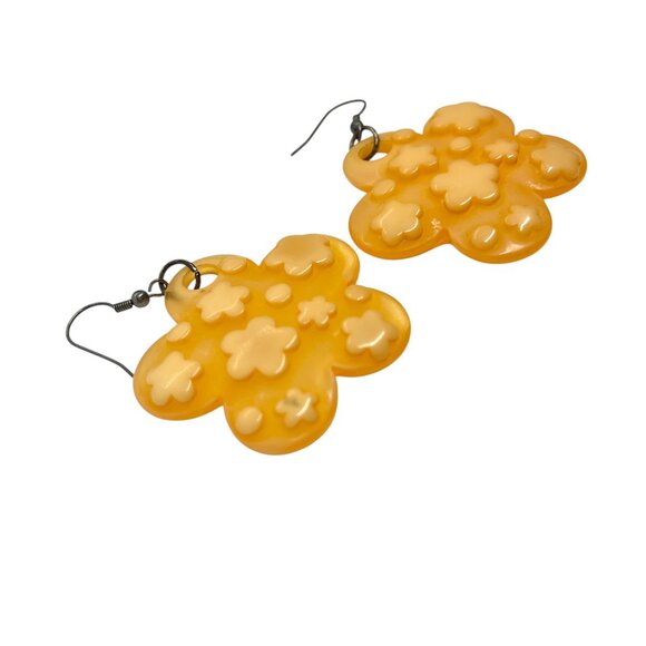 VINTAGE LUCITE FLOWER POWER EARRINGS YELLOW POP ART 60S 80S GROOVY STATEMENT - Picture 10 of 13